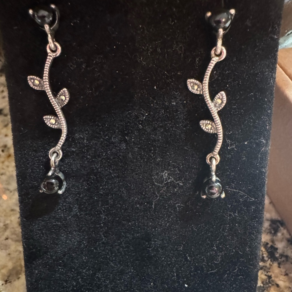 Elegant Silver and Black Leaf Earrings